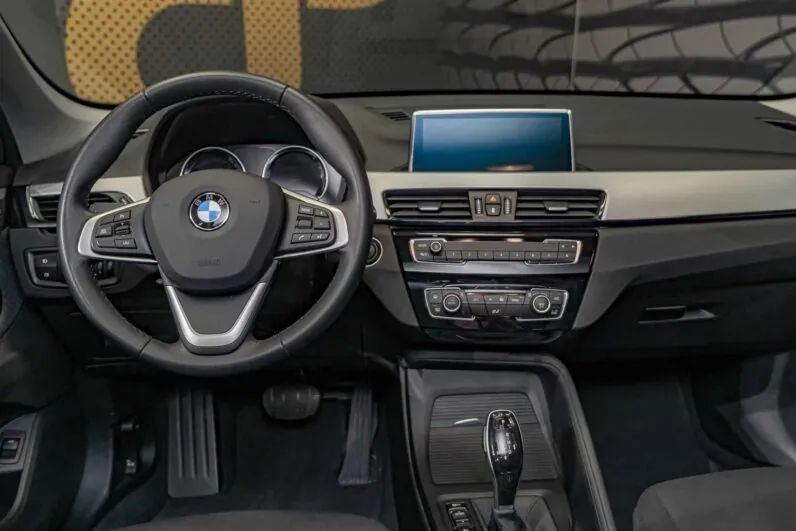 								BMW X1 full									