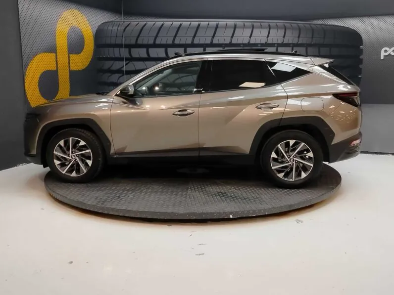 								Hyundai Tucson full									