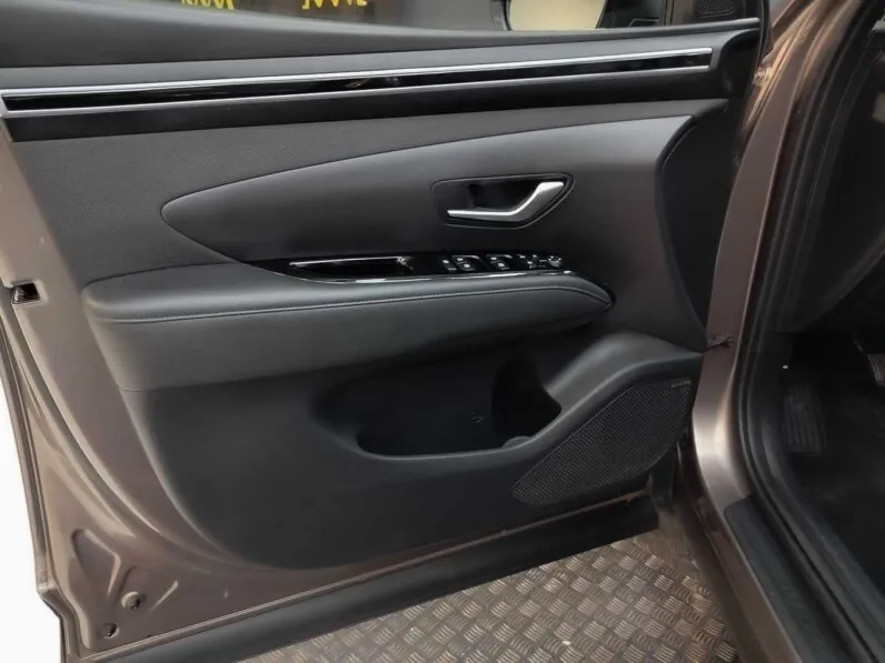 								Hyundai Tucson full									