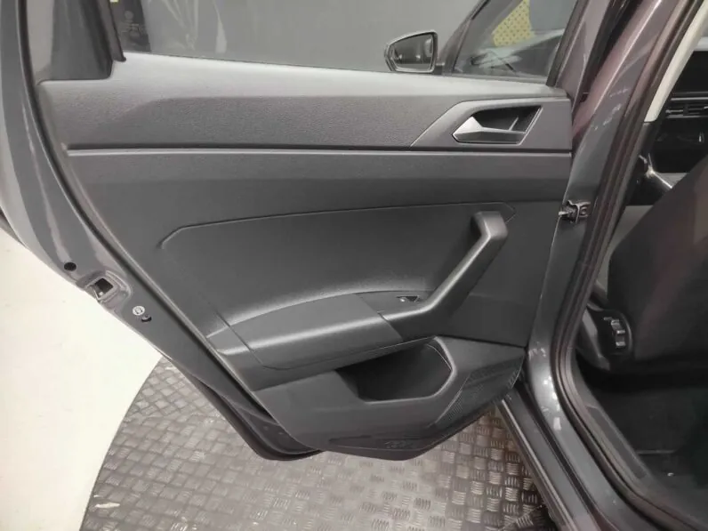 								Volkswagen Polo full									