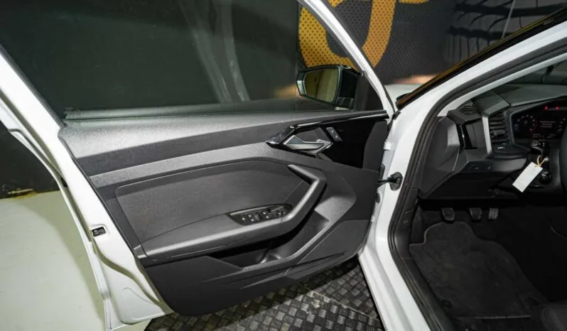 								Audi A1 full									