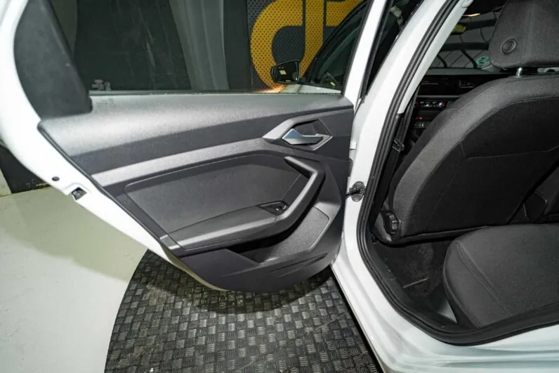 								Audi A1 full									