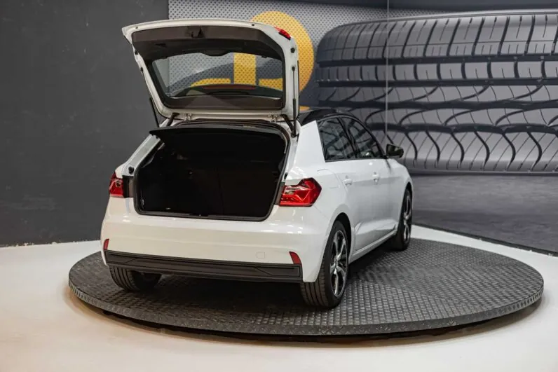 								Audi A1 full									