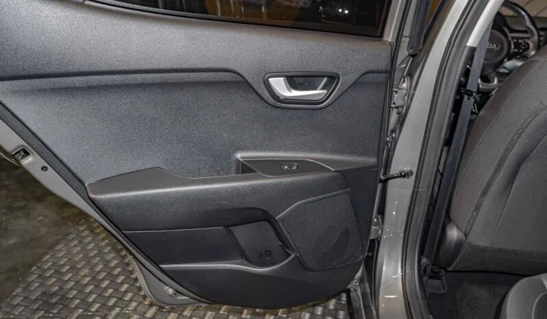 								Kia Stonic full									