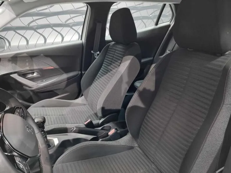 								Peugeot 2008 full									