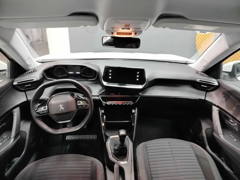 								Peugeot 2008 full									