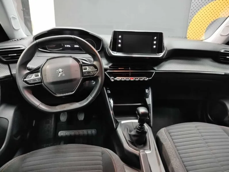								Peugeot 2008 full									