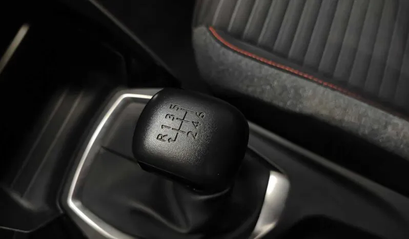 								Peugeot 2008 full									