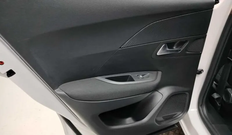 								Peugeot 2008 full									