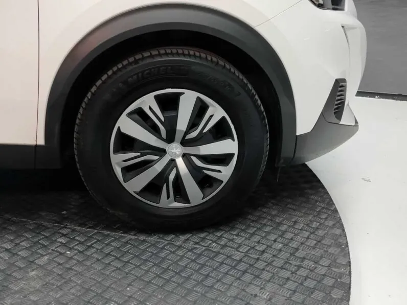 								Peugeot 2008 full									
