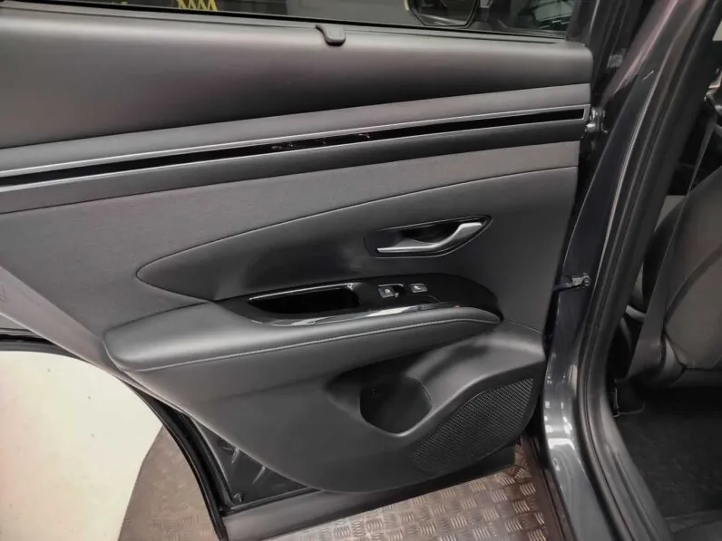 								Hyundai Tucson full									