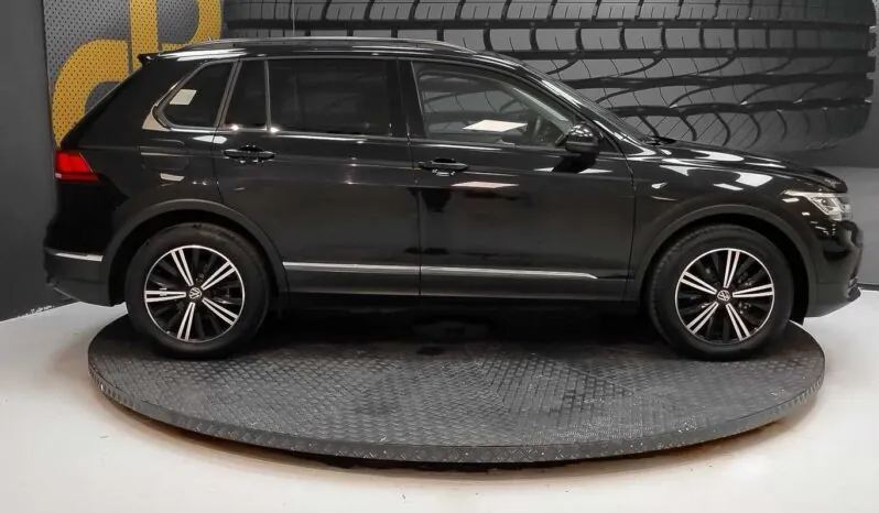 								Volkswagen Tiguan full									