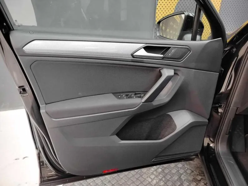								Volkswagen Tiguan full									