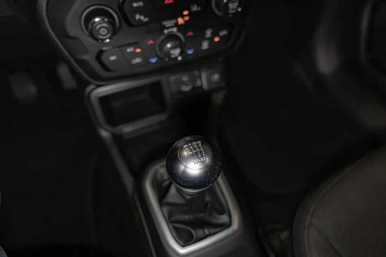 								Jeep Renegade full									
