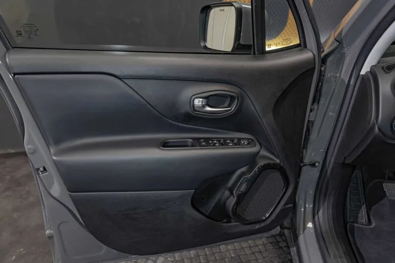 								Jeep Renegade full									