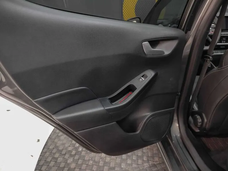 								Ford Fiesta full									