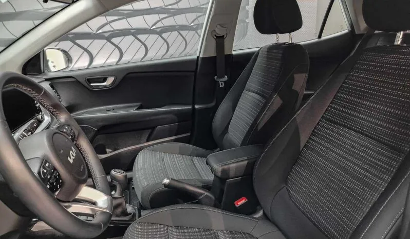 								Kia Stonic full									