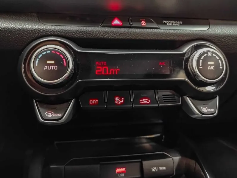								Kia Stonic full									