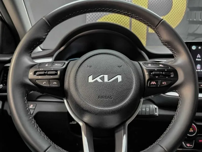 								Kia Stonic full									