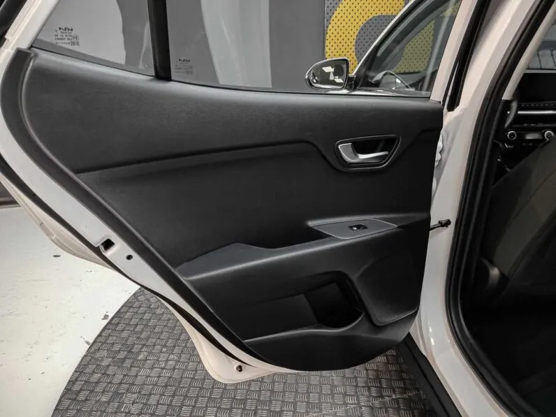 								Kia Stonic full									
