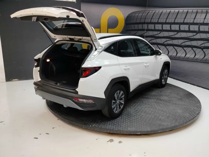 								Hyundai Tucson full									