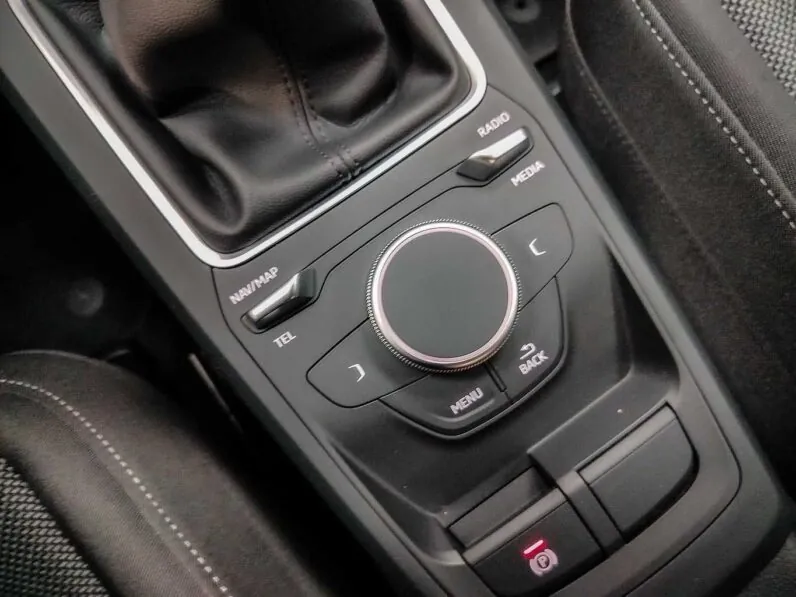 								Audi Q2 full									