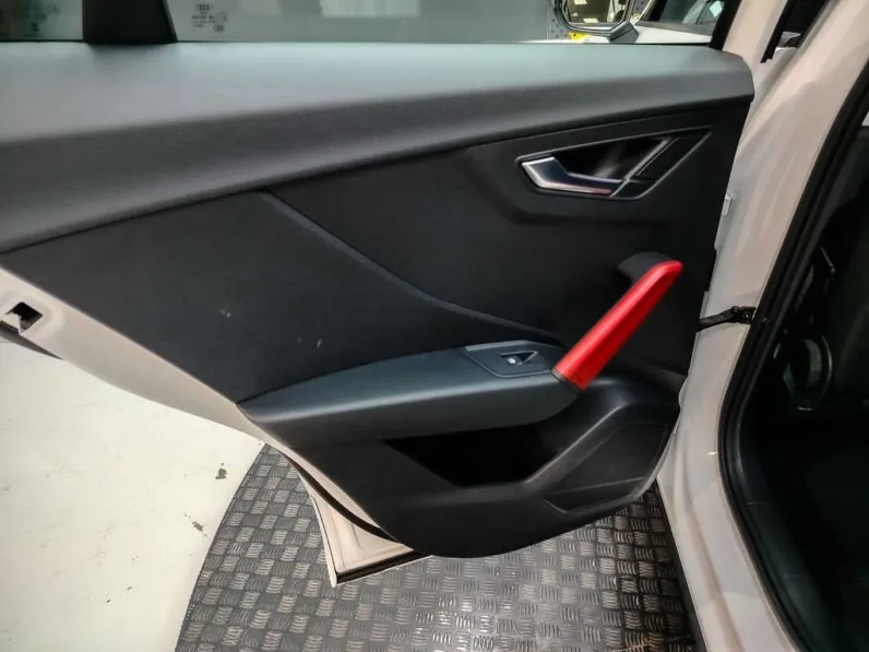 								Audi Q2 full									