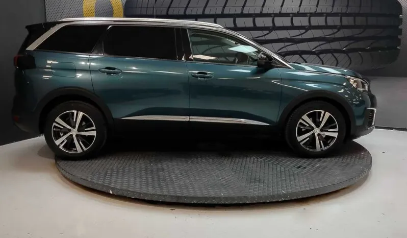 								Peugeot 5008 full									