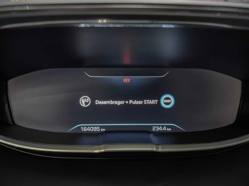 								Peugeot 5008 full									