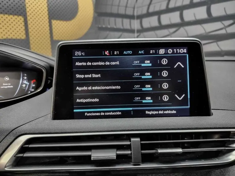								Peugeot 5008 full									
