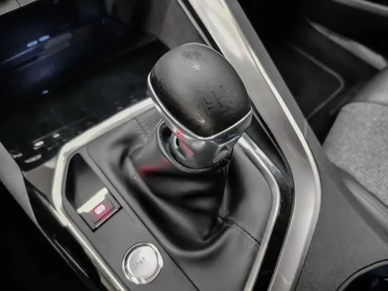								Peugeot 5008 full									