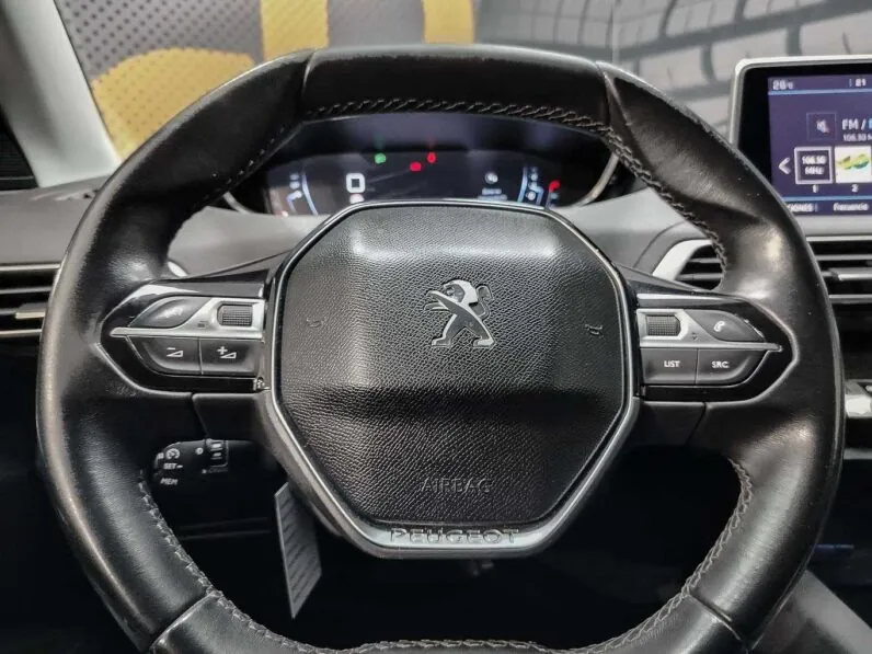 								Peugeot 5008 full									
