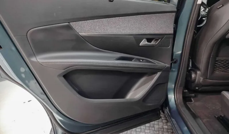 								Peugeot 5008 full									
