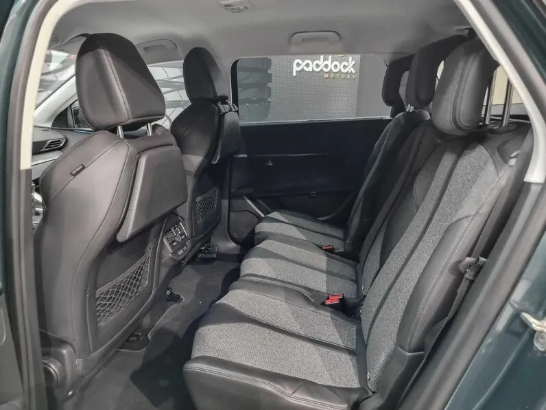 								Peugeot 5008 full									
