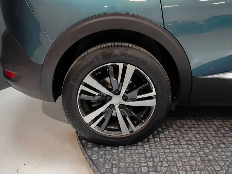 								Peugeot 5008 full									