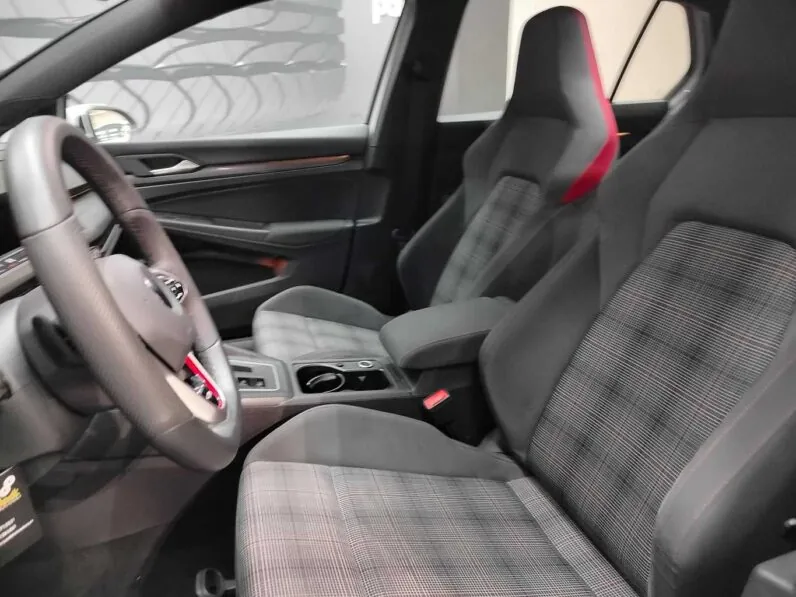 								Volkswagen Golf full									