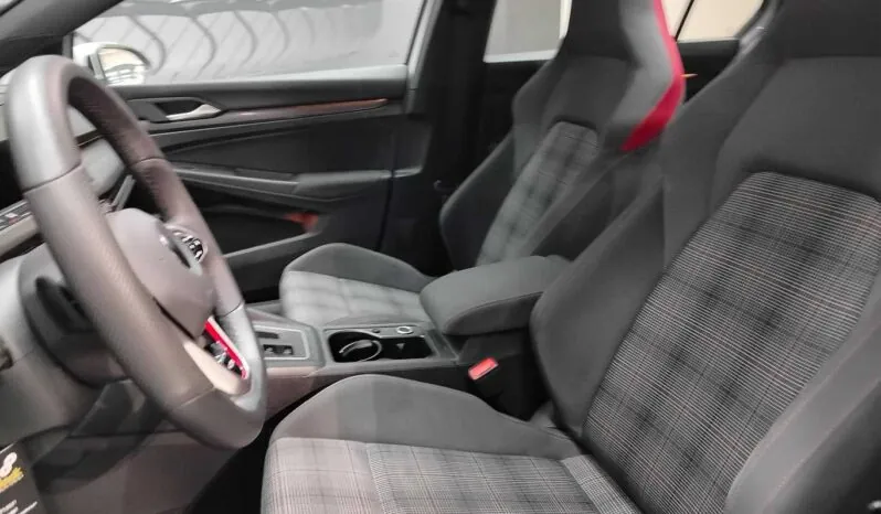 								Volkswagen Golf full									