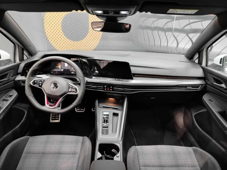 								Volkswagen Golf full									