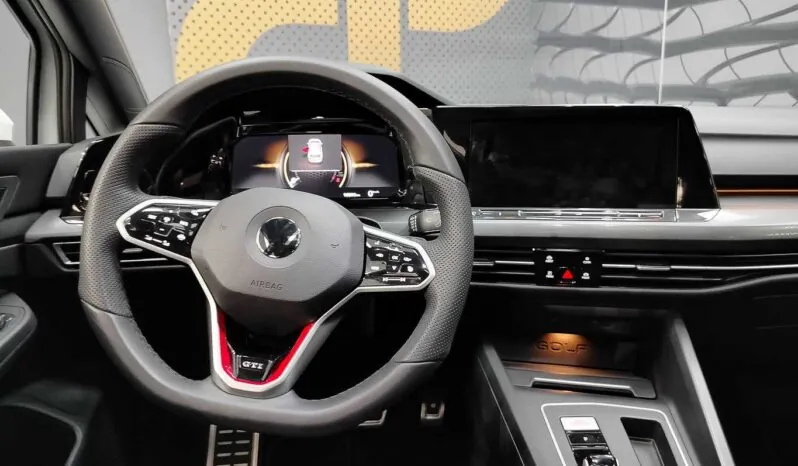 								Volkswagen Golf full									