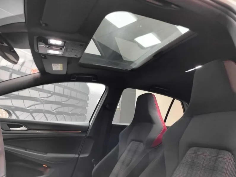 								Volkswagen Golf full									