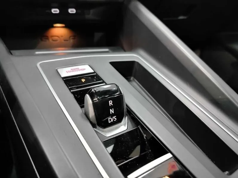 								Volkswagen Golf full									