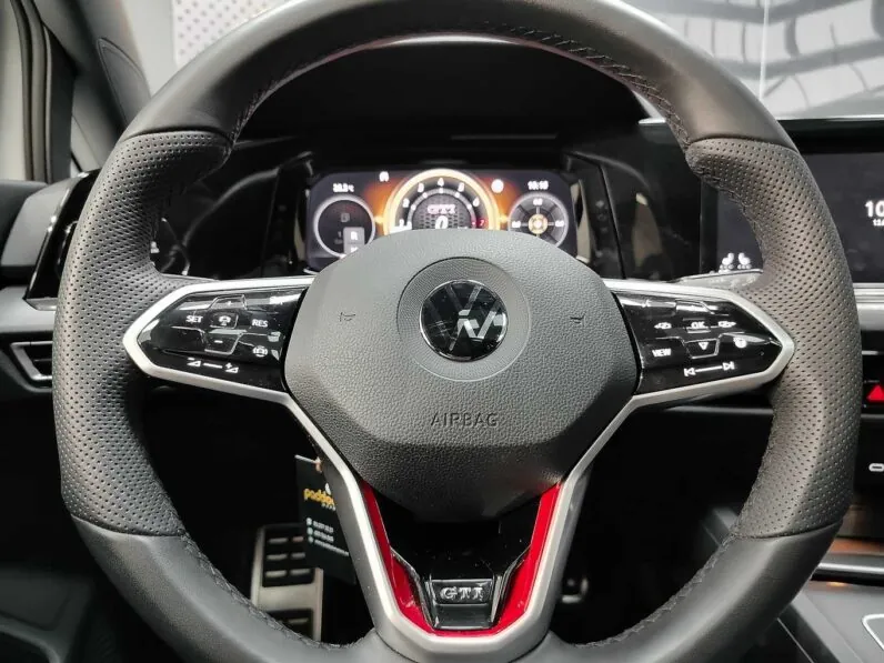 								Volkswagen Golf full									