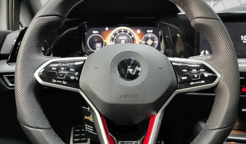 								Volkswagen Golf full									