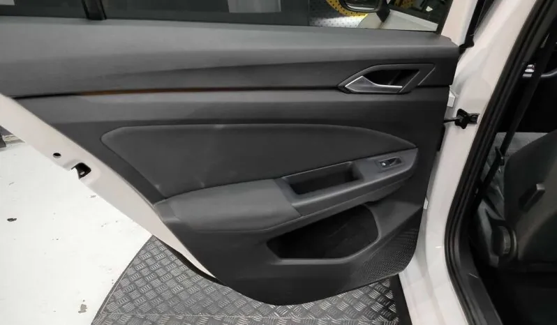 								Volkswagen Golf full									