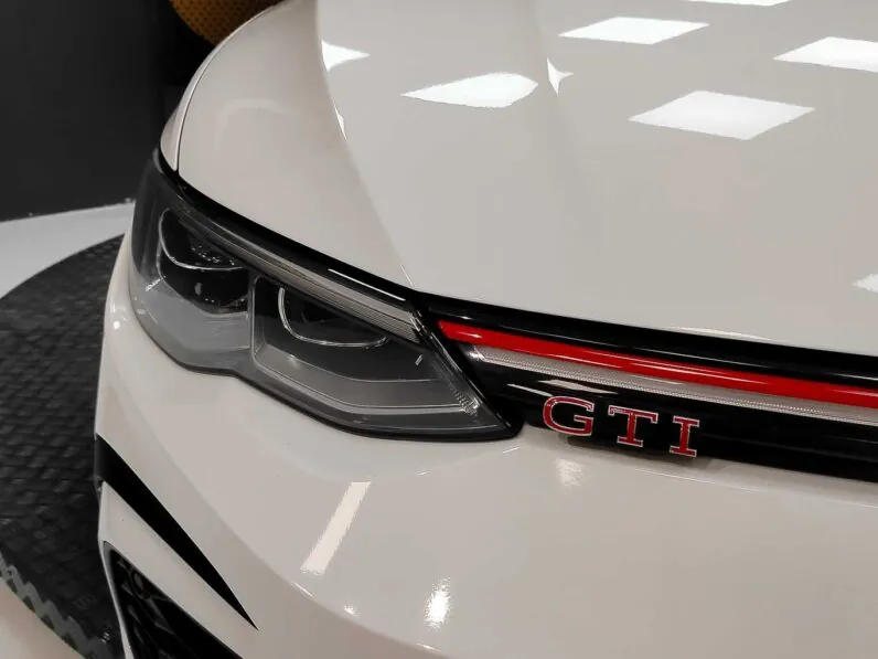 								Volkswagen Golf full									