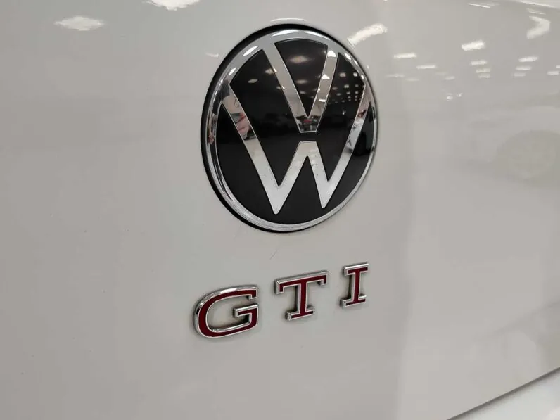 								Volkswagen Golf full									