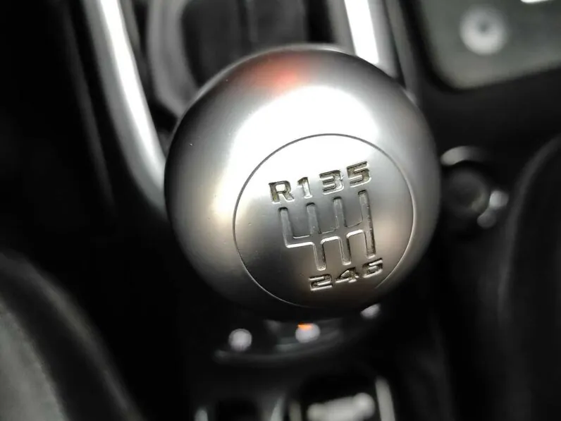 								Jeep Renegade full									