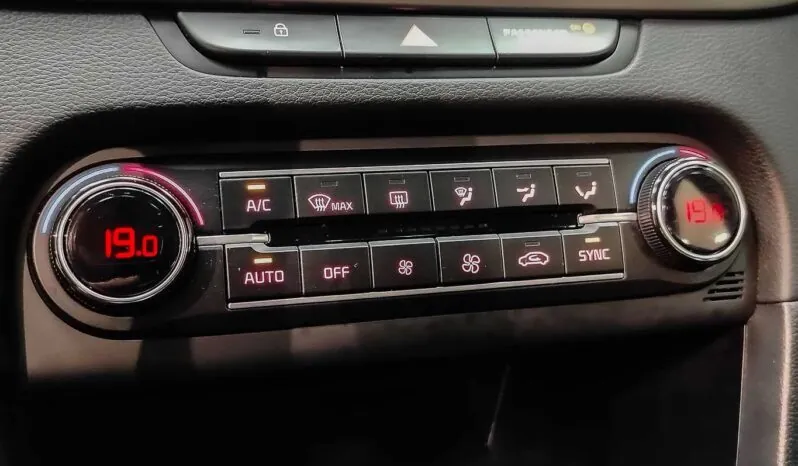 								Kia XCeed full									
