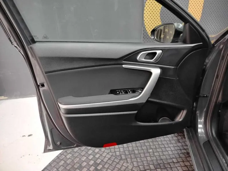 								Kia XCeed full									