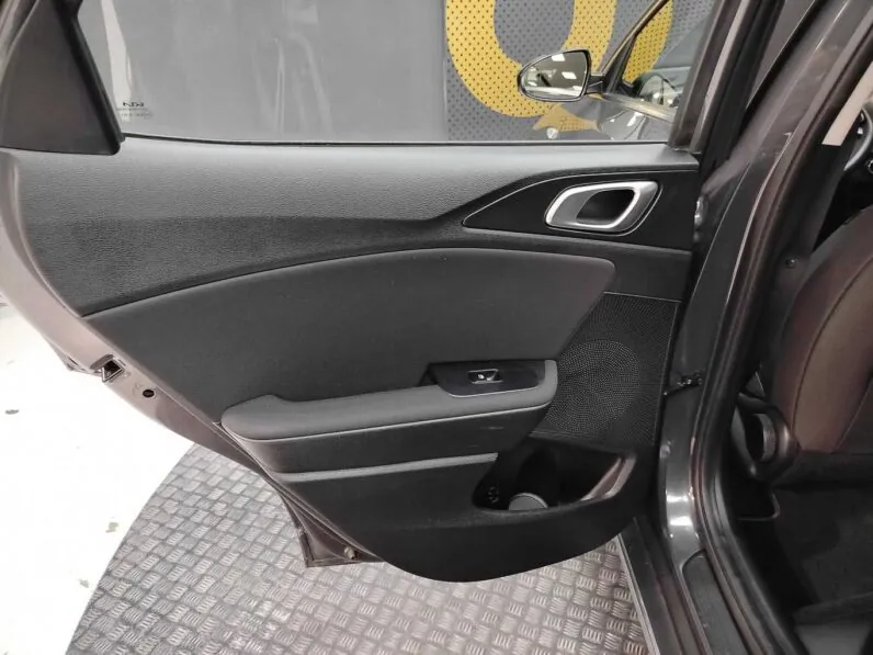 								Kia XCeed full									